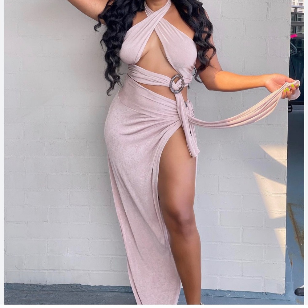 Elegant Halter Maxi Dress in Light Pink-Grey - Picture 1 of 3